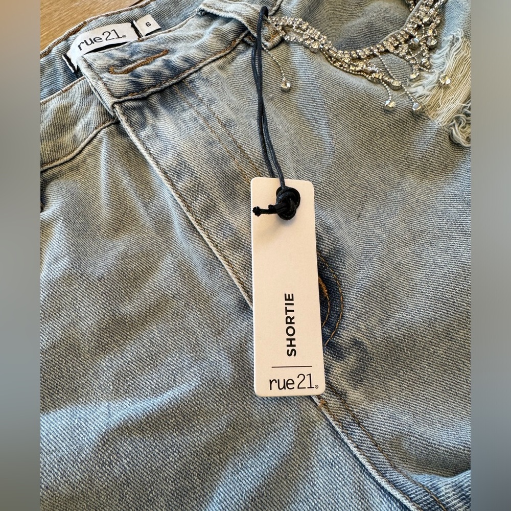 RUE21 EMBELLISHED BLING RHINESTONE SHORTS - Picture 4 of 13